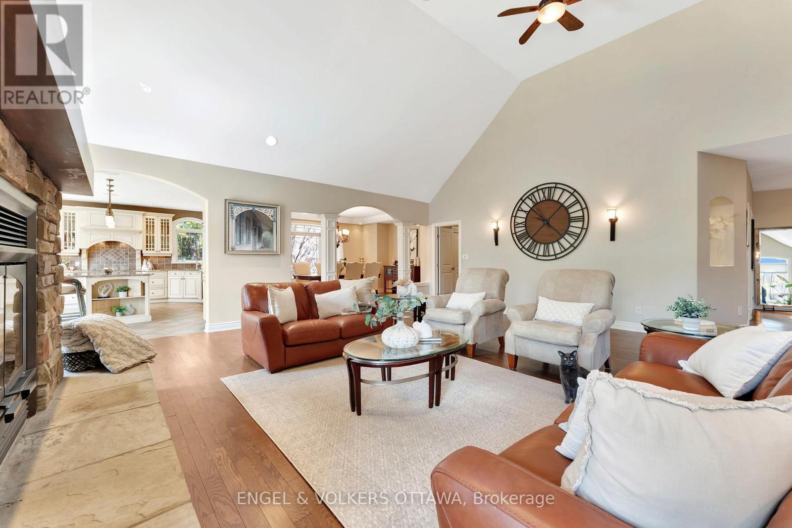 2 Beechgrove Gardens, Ottawa, Ontario  K2S 1R1 - Photo 8 - X12426173