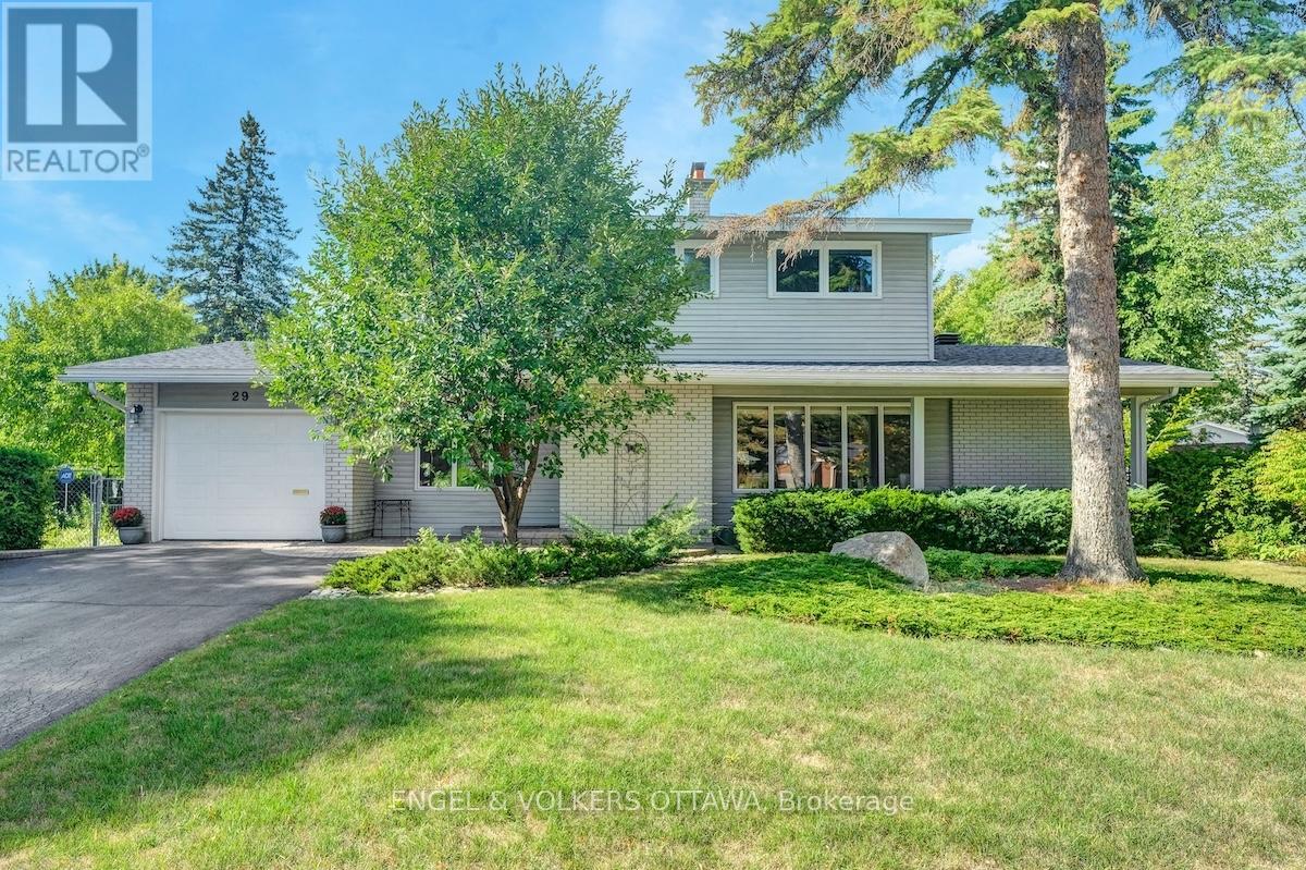 29 QUALICUM STREET, Ottawa, Ontario