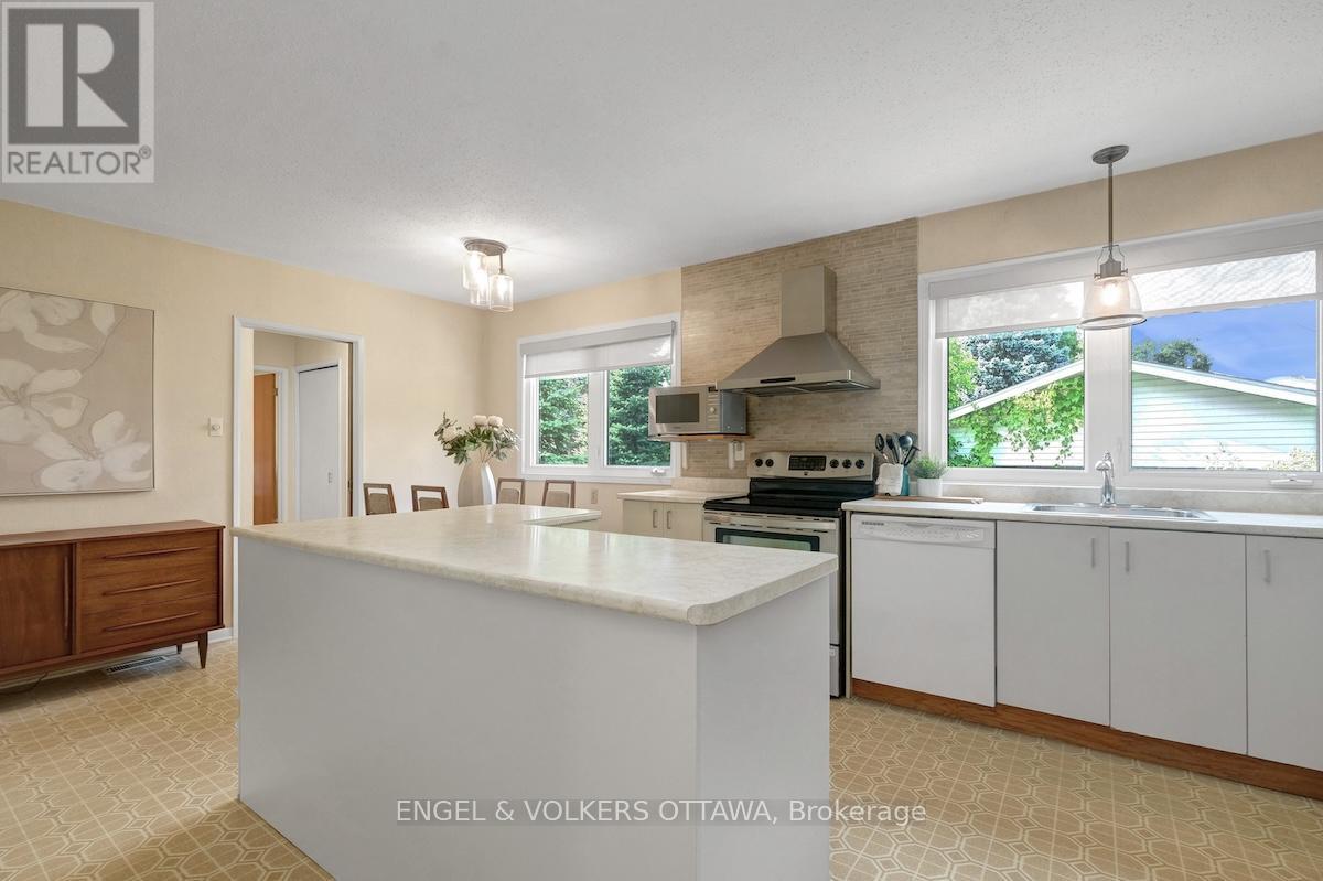 29 Qualicum Street, Ottawa, Ontario  K2H 7H1 - Photo 18 - X12426186