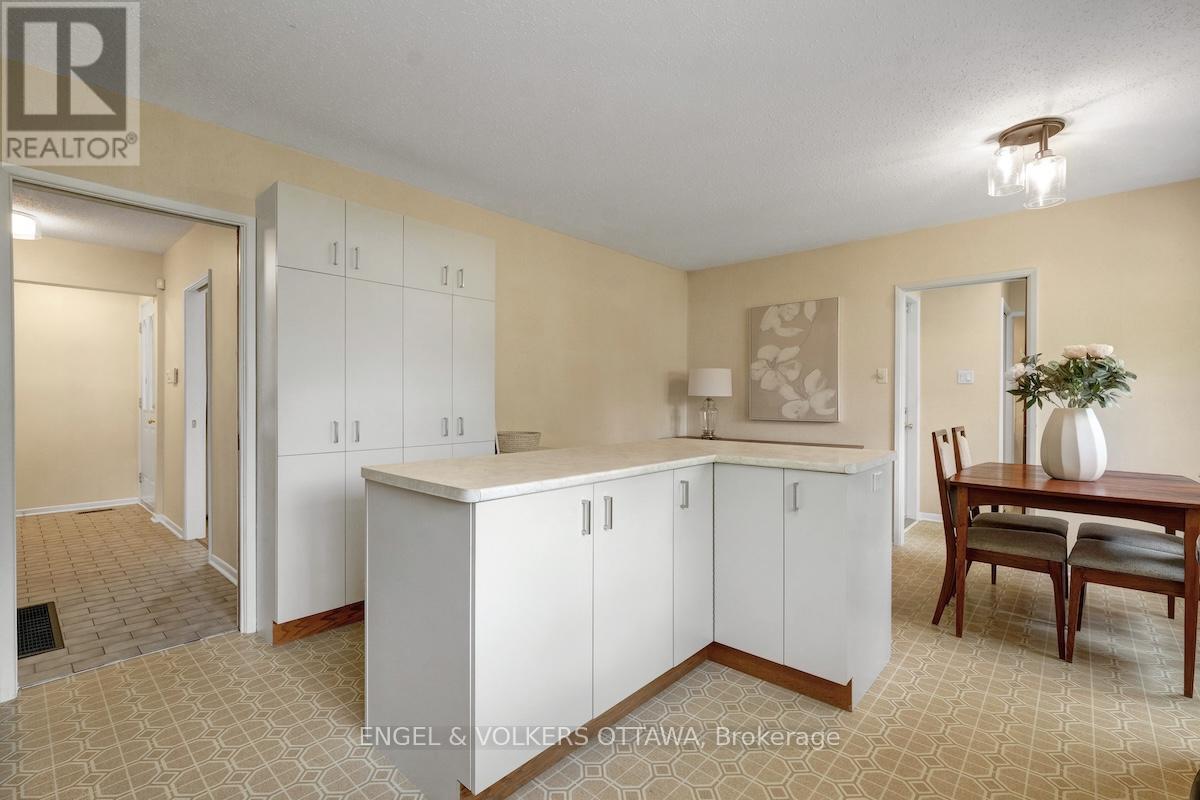 29 Qualicum Street, Ottawa, Ontario  K2H 7H1 - Photo 20 - X12426186