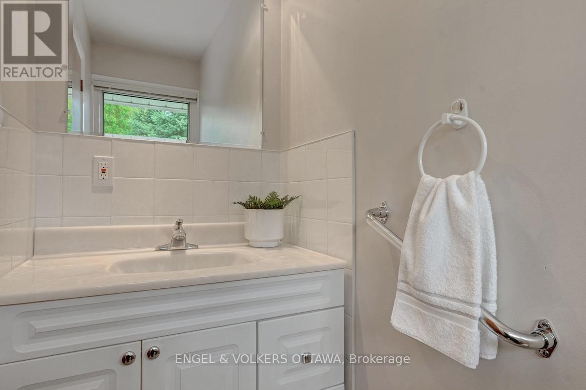 29 Qualicum Street, Ottawa, Ontario  K2H 7H1 - Photo 30 - X12426186
