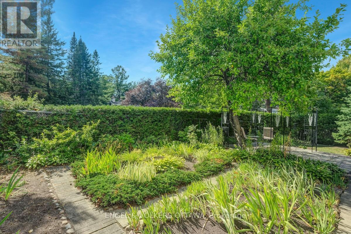 29 Qualicum Street, Ottawa, Ontario  K2H 7H1 - Photo 44 - X12426186