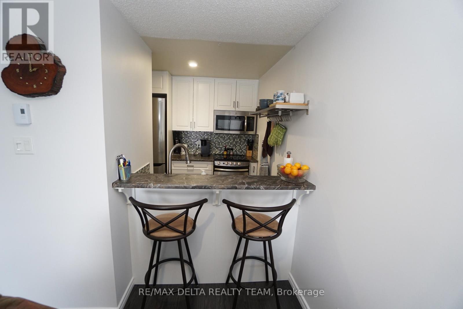 412 - 6376 Bilberry Drive, Ottawa, Ontario  K1C 4P6 - Photo 10 - X12426214