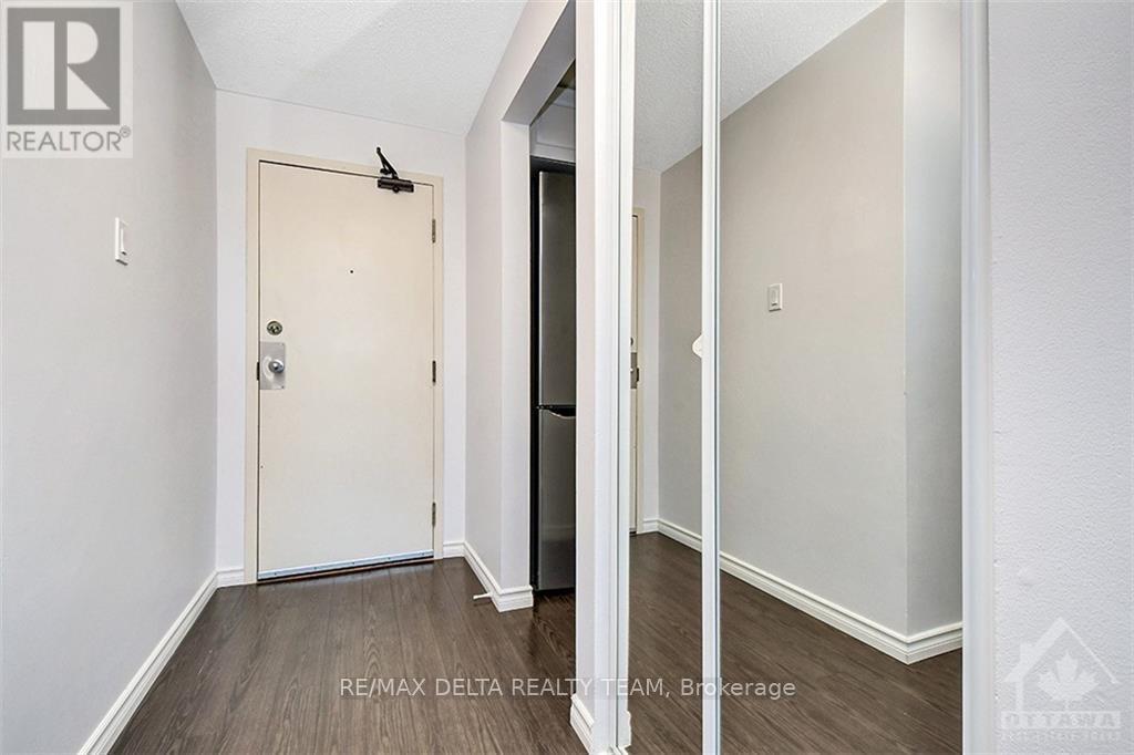 412 - 6376 Bilberry Drive, Ottawa, Ontario  K1C 4P6 - Photo 3 - X12426214