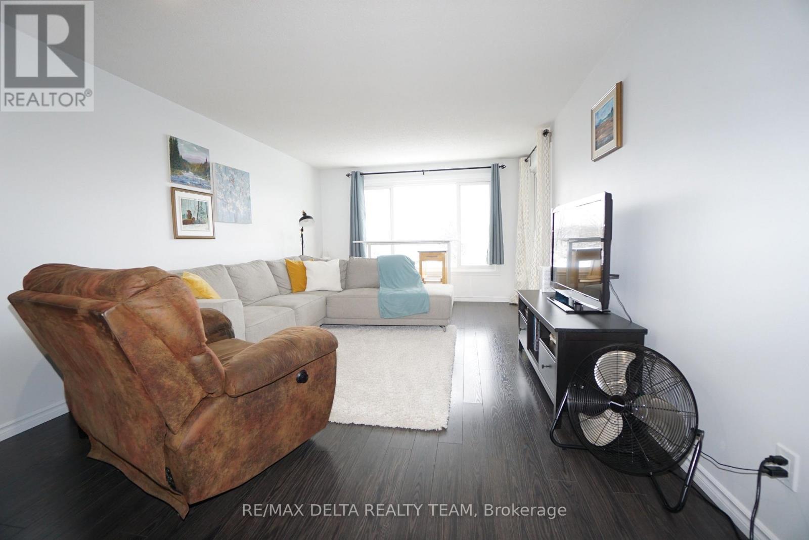 412 - 6376 Bilberry Drive, Ottawa, Ontario  K1C 4P6 - Photo 5 - X12426214
