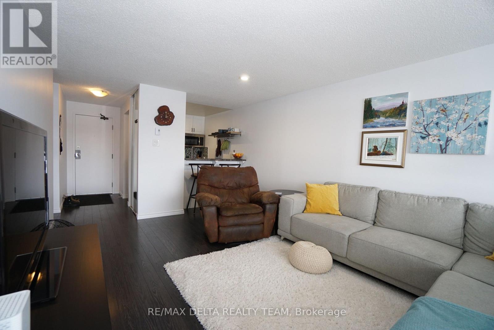 412 - 6376 Bilberry Drive, Ottawa, Ontario  K1C 4P6 - Photo 6 - X12426214