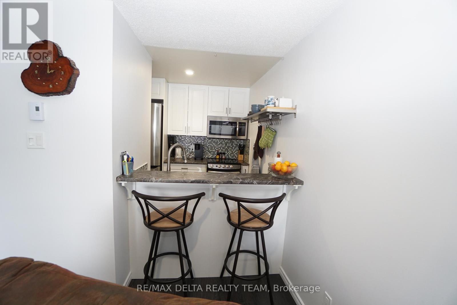 412 - 6376 Bilberry Drive, Ottawa, Ontario  K1C 4P6 - Photo 9 - X12426214