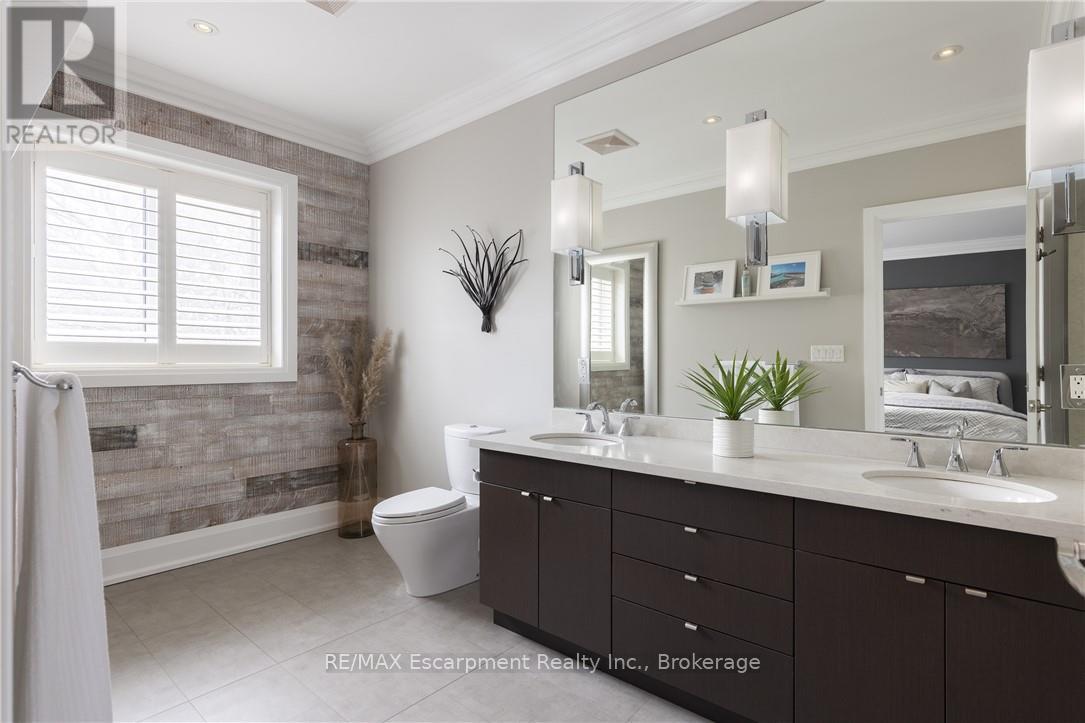 82 Brant Street, Oakville, Ontario  L6K 2Z6 - Photo 20 - W12426179