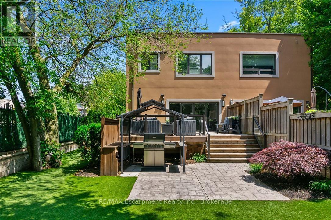 82 Brant Street, Oakville, Ontario  L6K 2Z6 - Photo 39 - W12426179