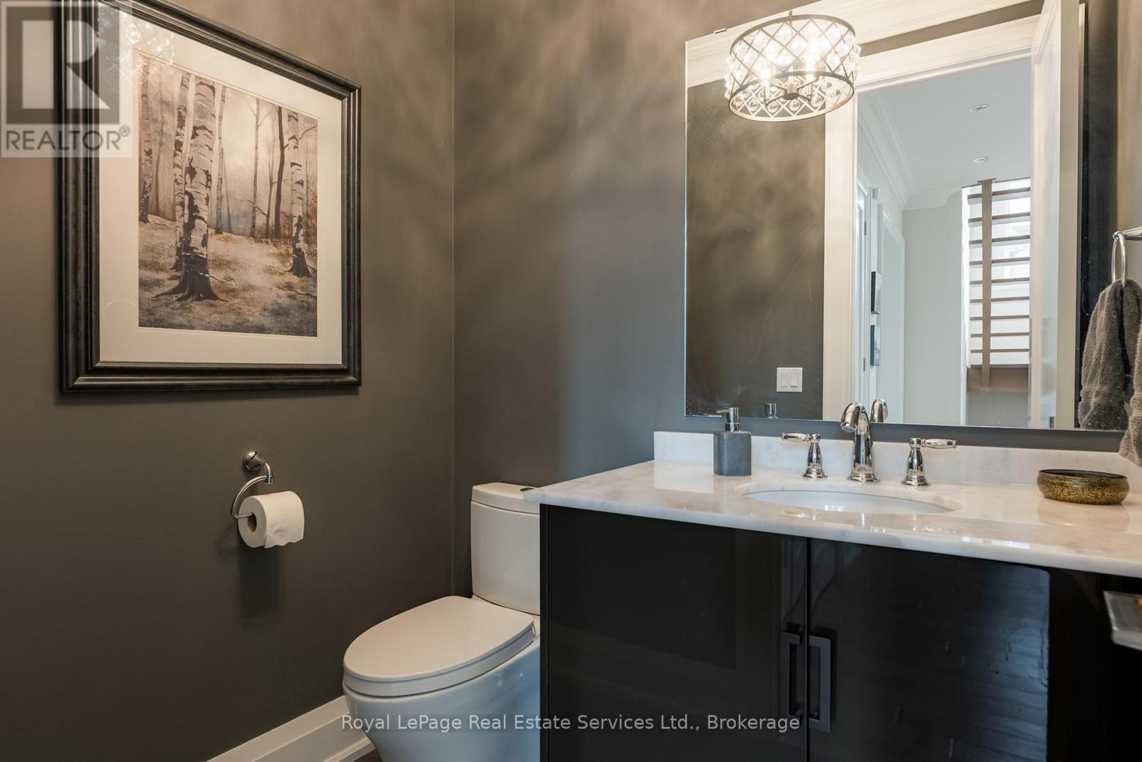 215 Prince George Crescent, Oakville, Ontario  L6L 0G5 - Photo 10 - W12426210