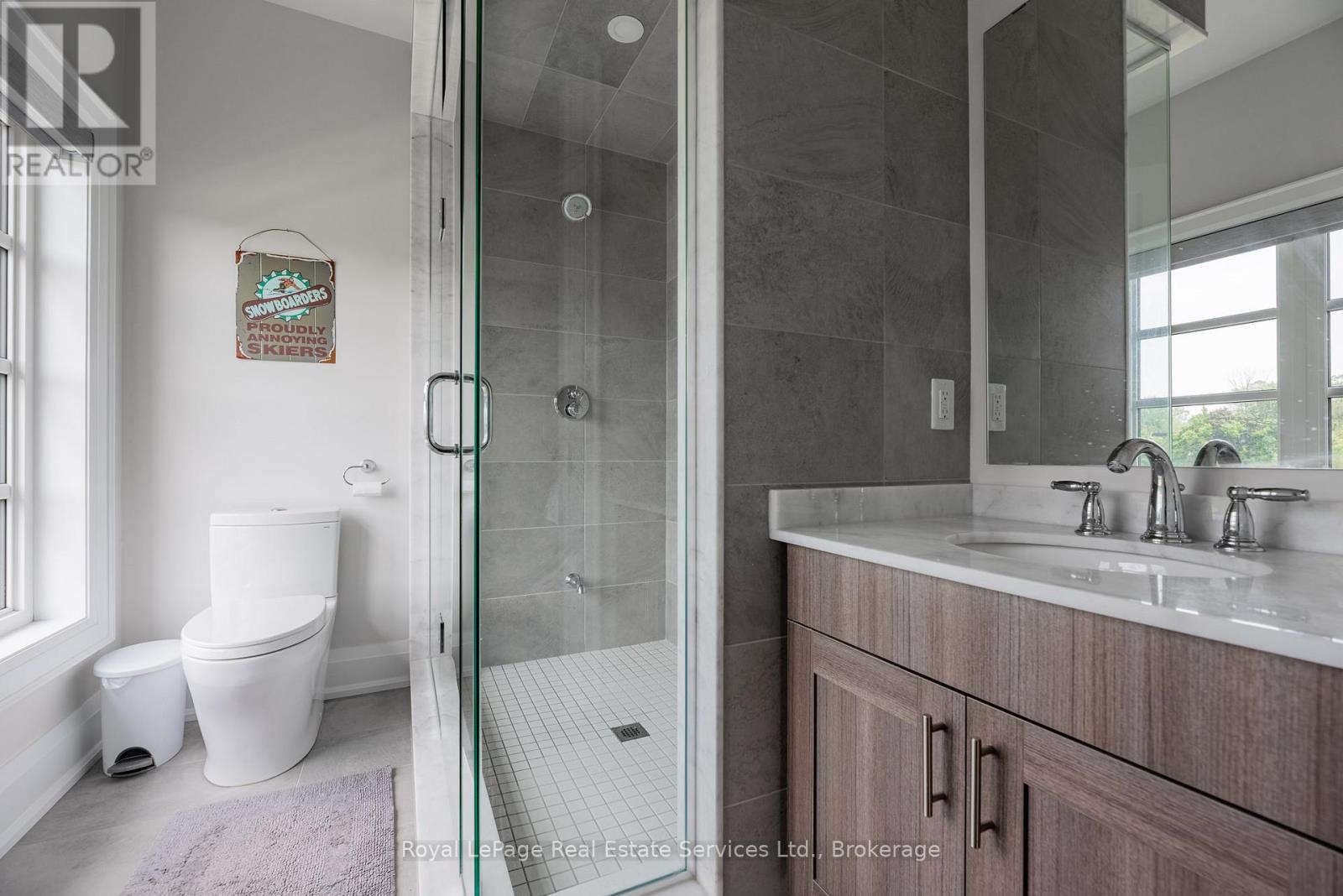 215 Prince George Crescent, Oakville, Ontario  L6L 0G5 - Photo 22 - W12426210