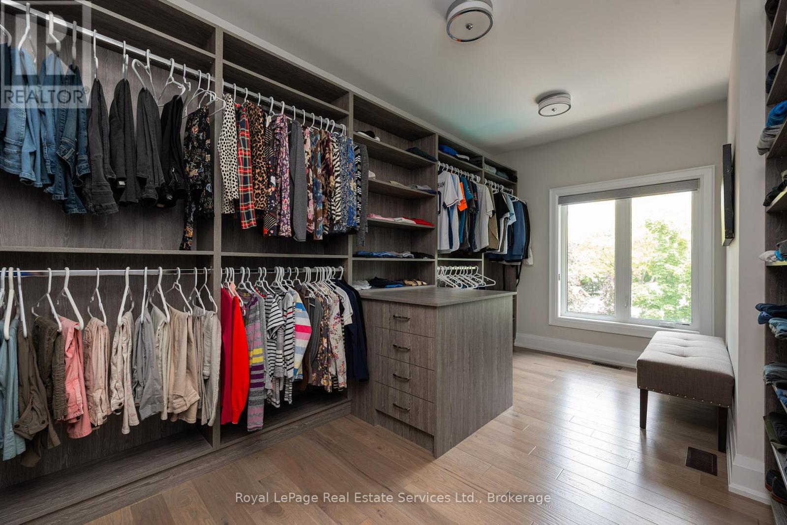 215 Prince George Crescent, Oakville, Ontario  L6L 0G5 - Photo 28 - W12426210
