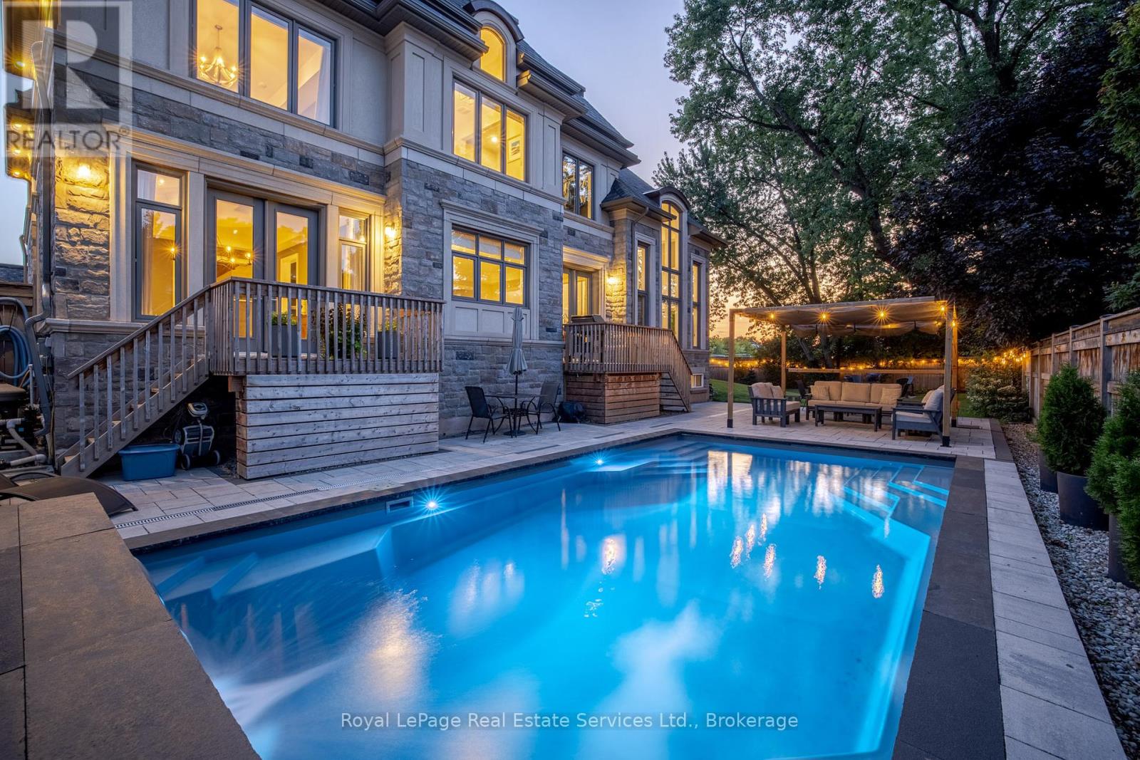 215 Prince George Crescent, Oakville, Ontario  L6L 0G5 - Photo 48 - W12426210