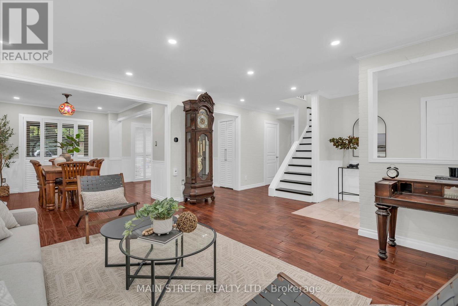 255 Malton Road, Newmarket, Ontario  L3Y 6B3 - Photo 5 - N12425957