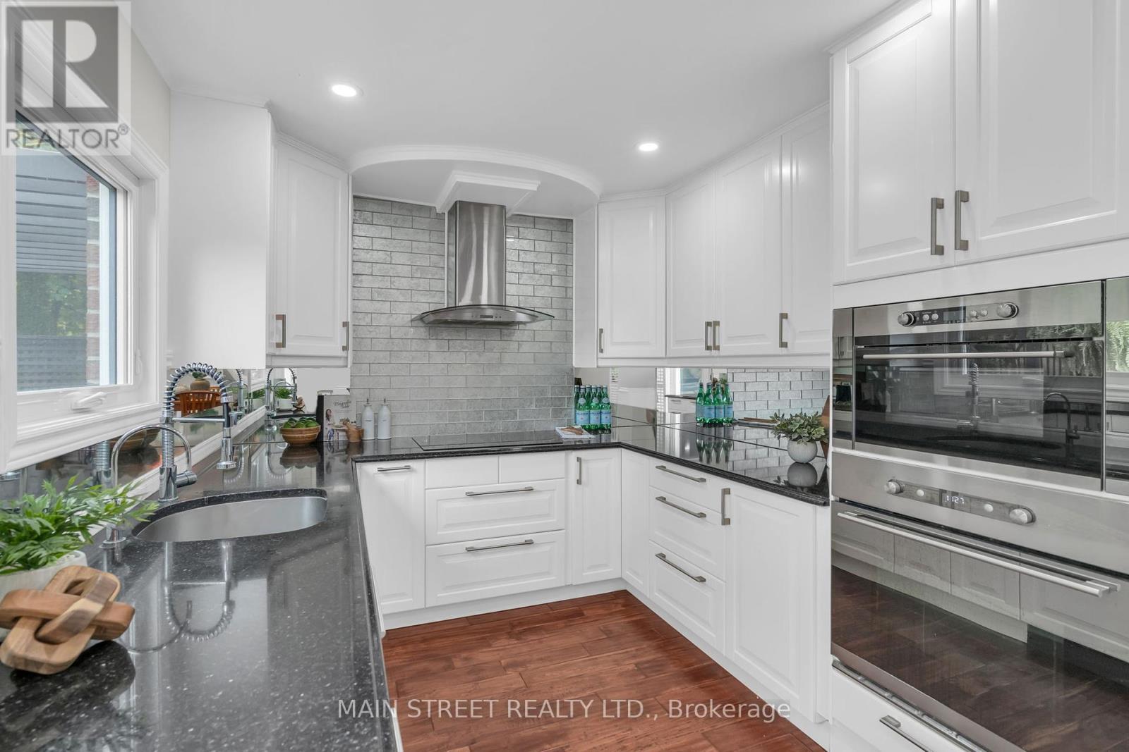 255 Malton Road, Newmarket, Ontario  L3Y 6B3 - Photo 8 - N12425957