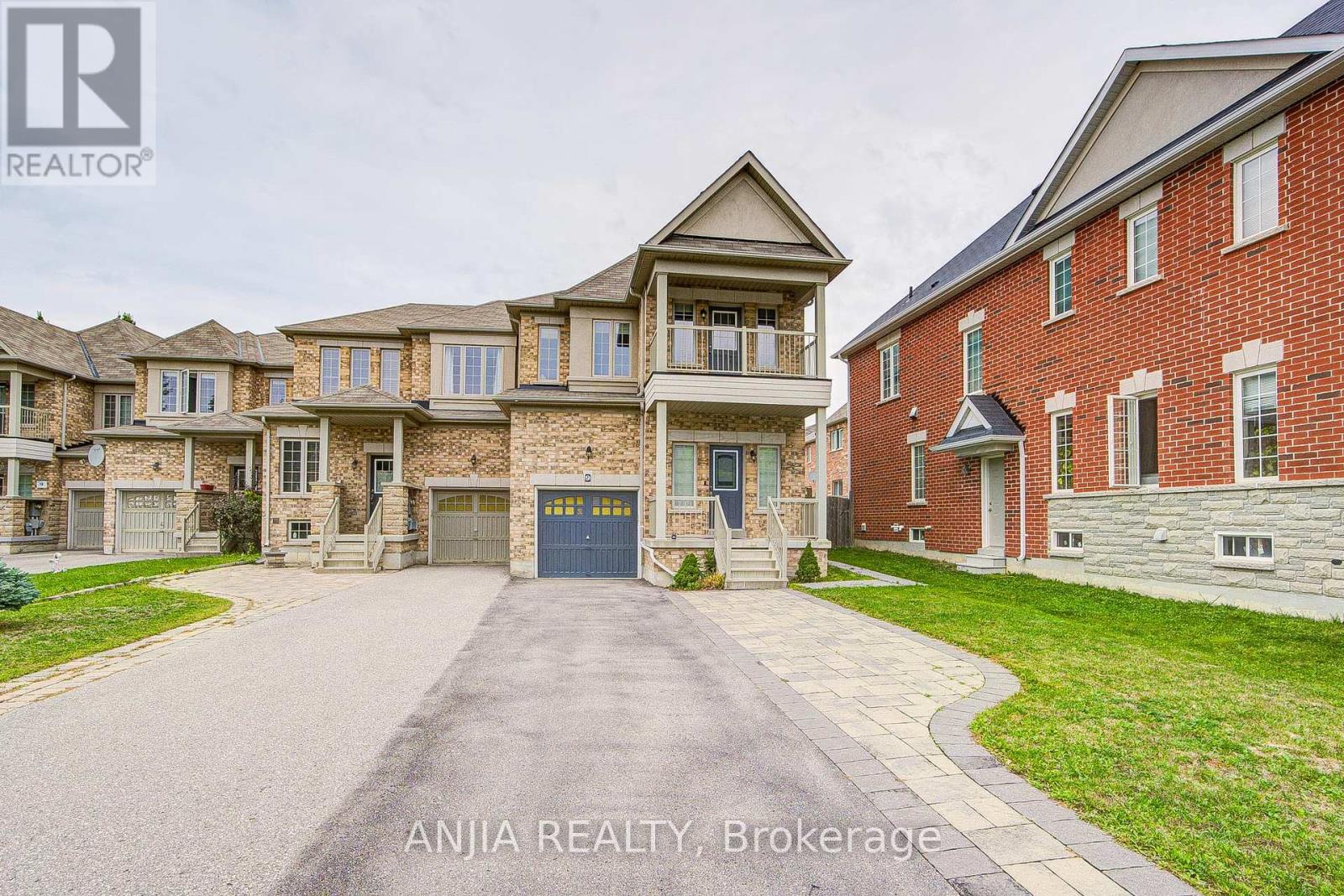 9 MOORE'S COURT, Markham, Ontario