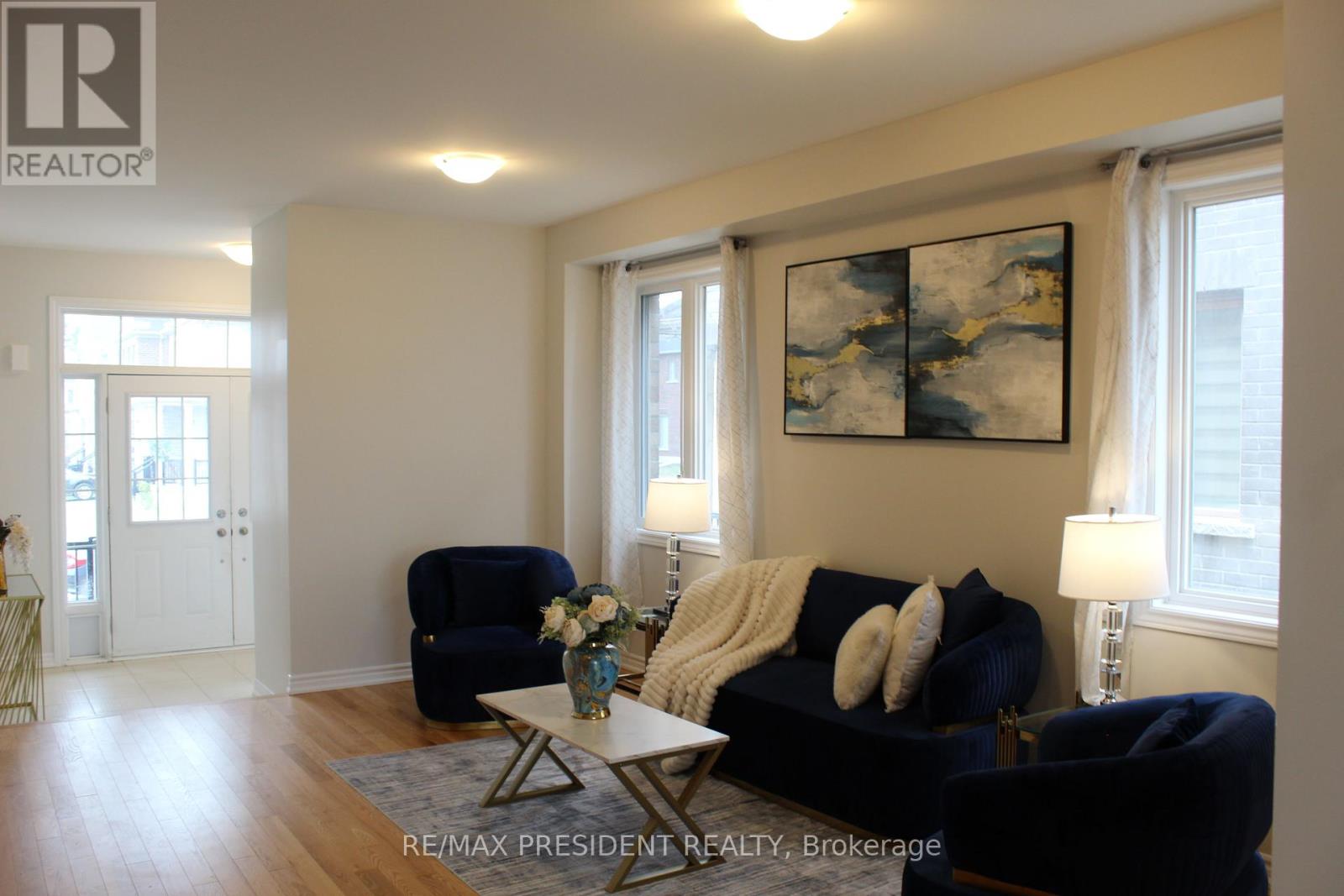 83 Brethet Heights, New Tecumseth, Ontario  L0G 1A0 - Photo 7 - N12426010