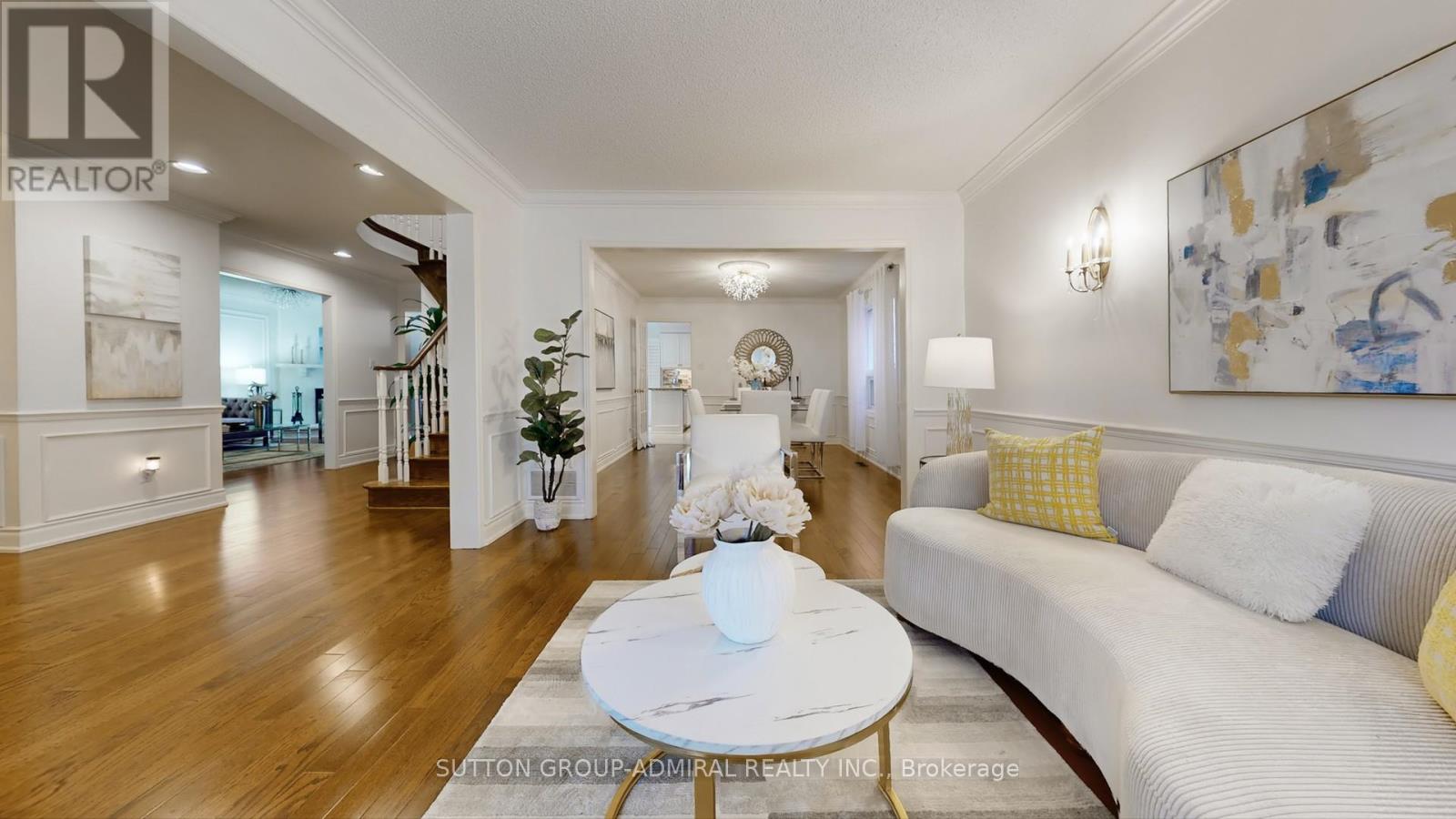 6 Mcdougall Court, Vaughan, Ontario  L4J 7A1 - Photo 5 - N12426034