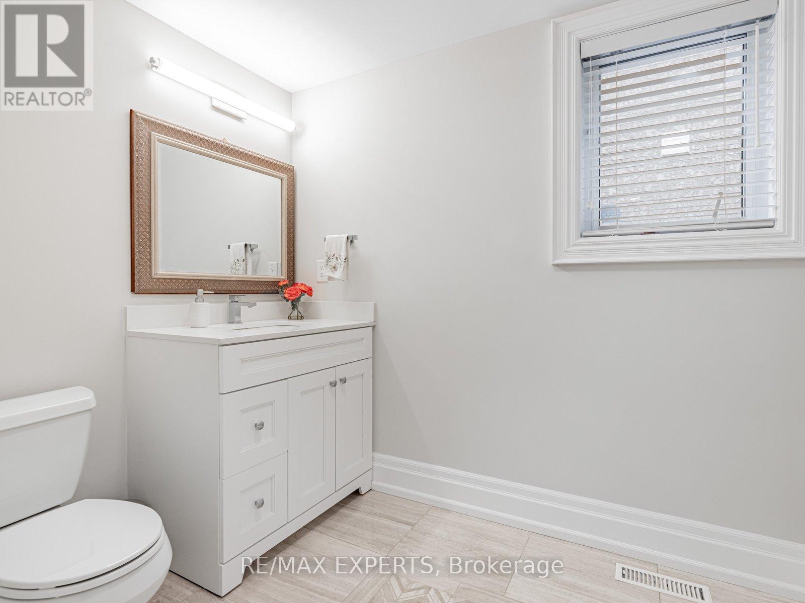 6 Lookout Point Court, Vaughan, Ontario  L4H 1N7 - Photo 17 - N12426038