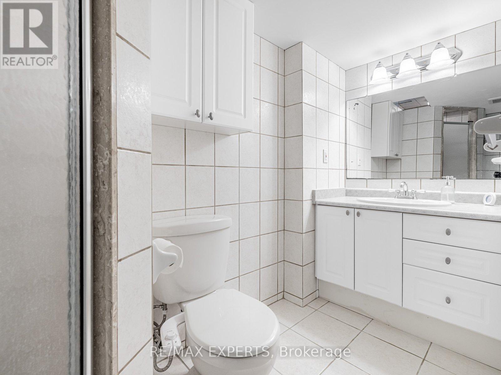 6 Lookout Point Court, Vaughan, Ontario  L4H 1N7 - Photo 31 - N12426038