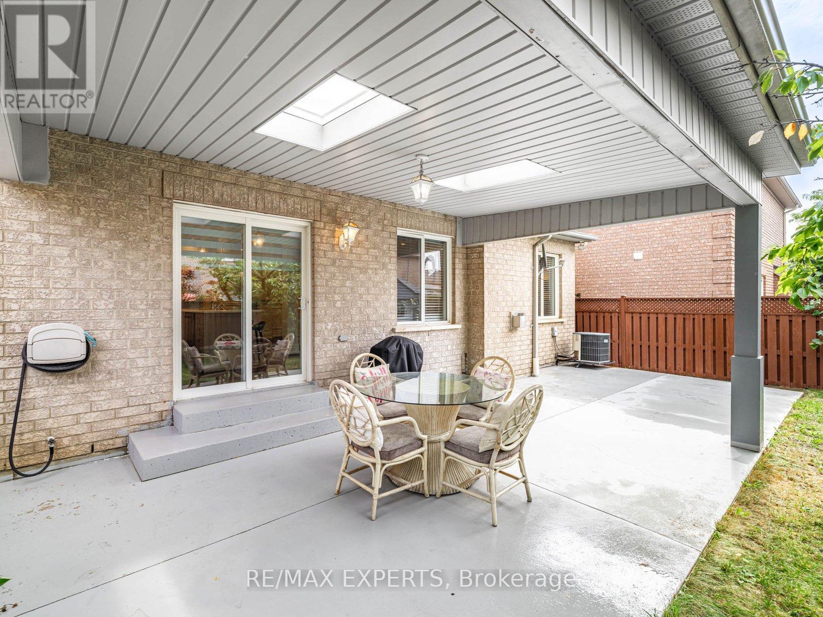 6 Lookout Point Court, Vaughan, Ontario  L4H 1N7 - Photo 34 - N12426038