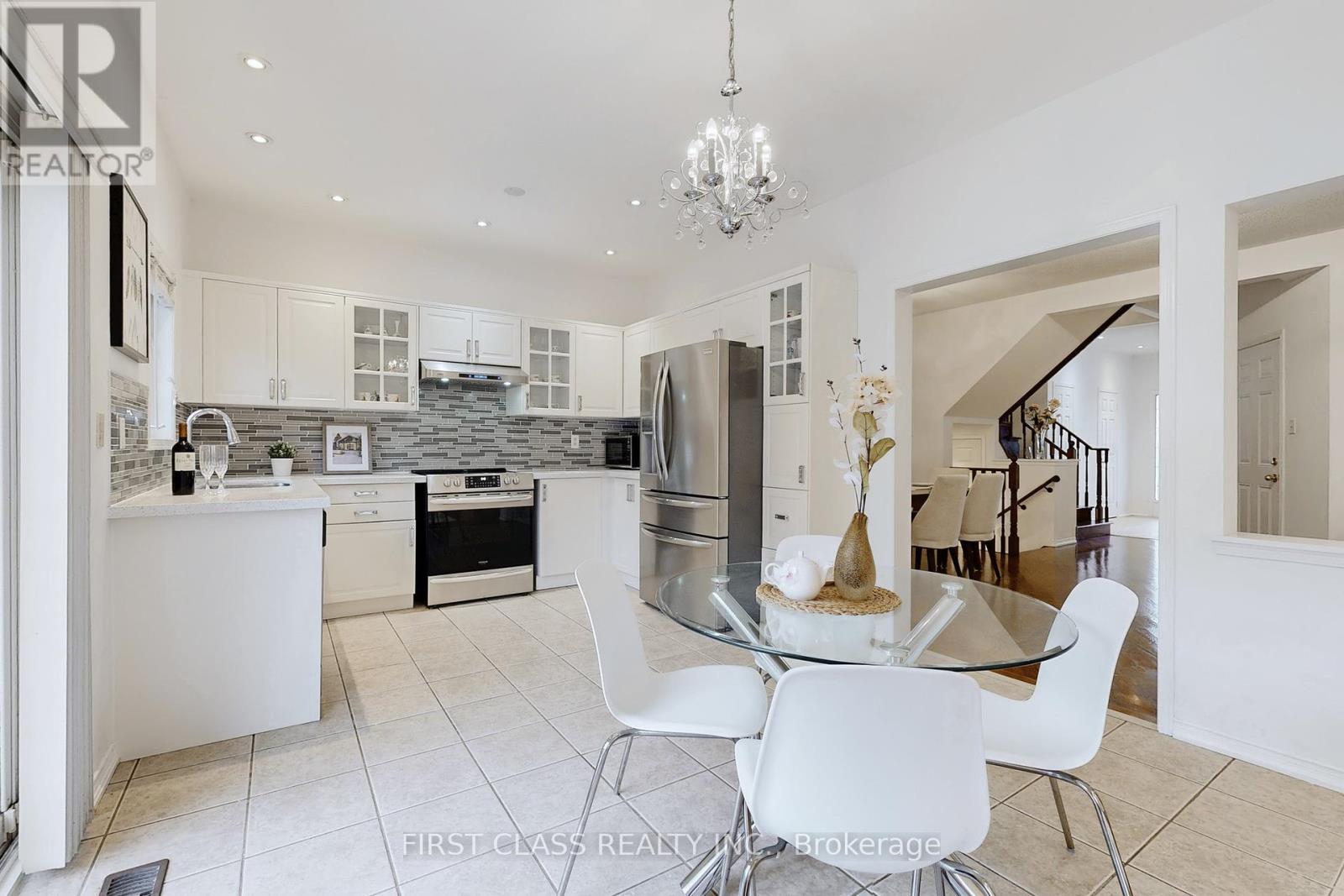 79 Carnoustie Crescent, Richmond Hill, Ontario  L4E 0A1 - Photo 12 - N12426104