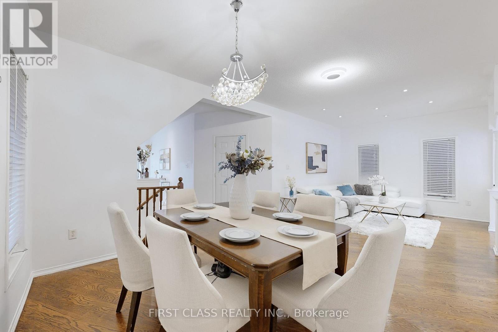 79 Carnoustie Crescent, Richmond Hill, Ontario  L4E 0A1 - Photo 7 - N12426104