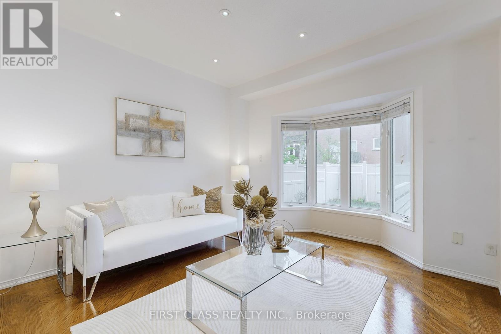 79 Carnoustie Crescent, Richmond Hill, Ontario  L4E 0A1 - Photo 8 - N12426104