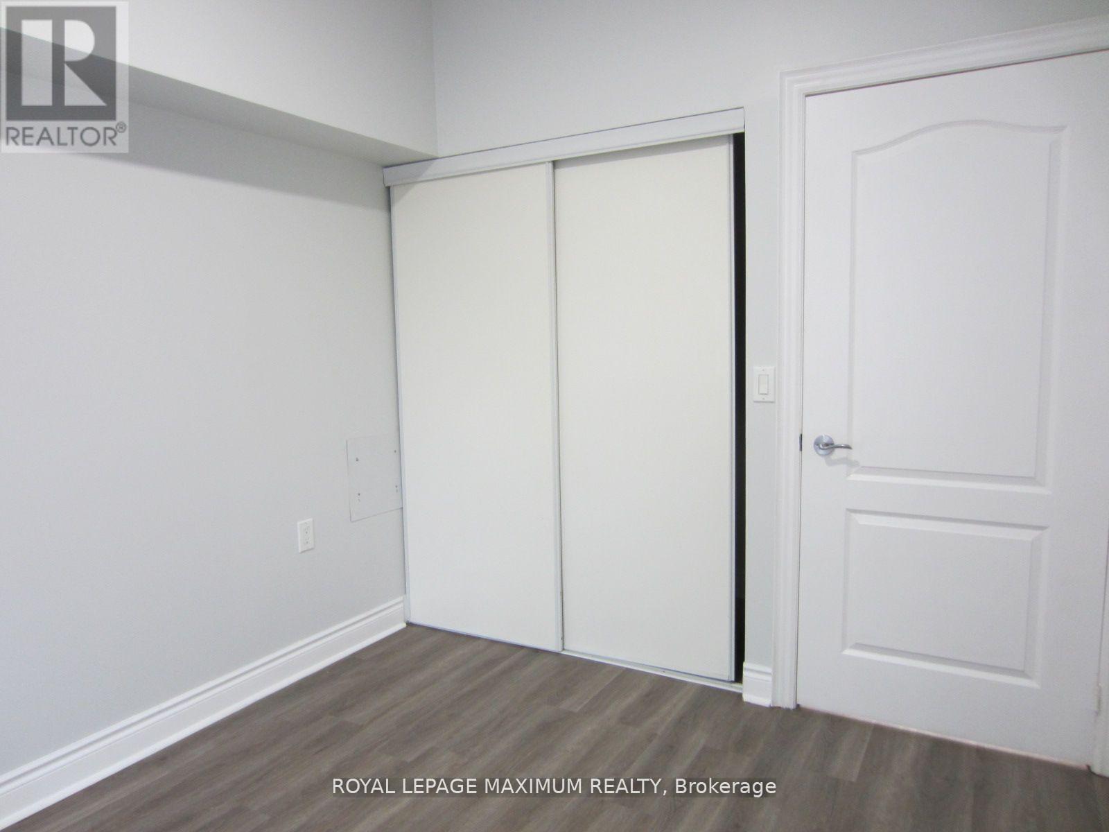 327 - 8201 Islington Avenue, Vaughan, Ontario  L4L 9S6 - Photo 10 - N12426110