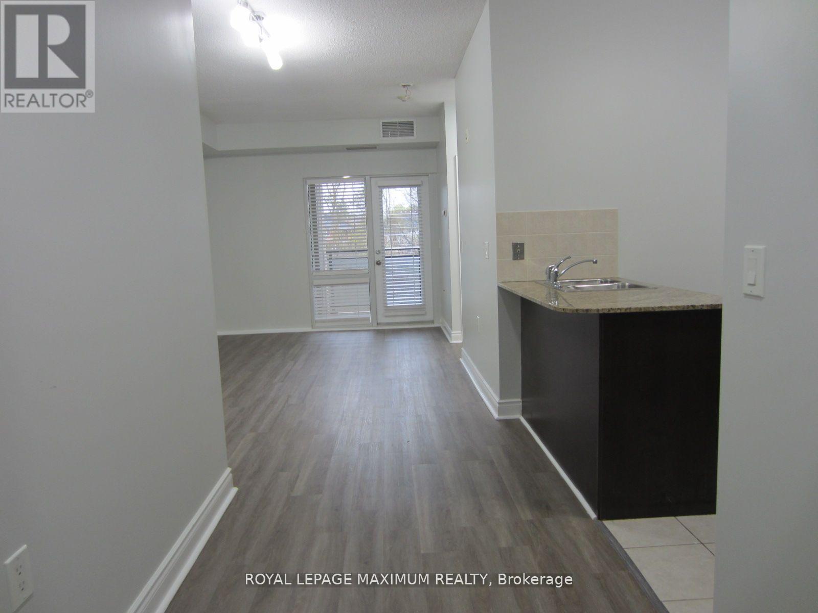 327 - 8201 Islington Avenue, Vaughan, Ontario  L4L 9S6 - Photo 4 - N12426110