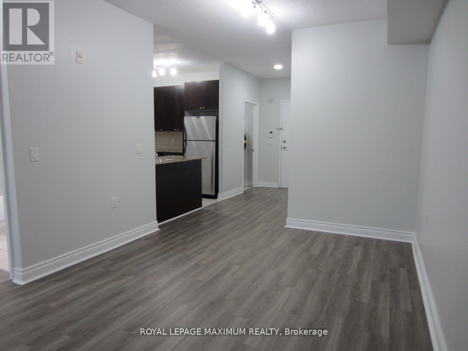 327 - 8201 Islington Avenue, Vaughan, Ontario  L4L 9S6 - Photo 5 - N12426110