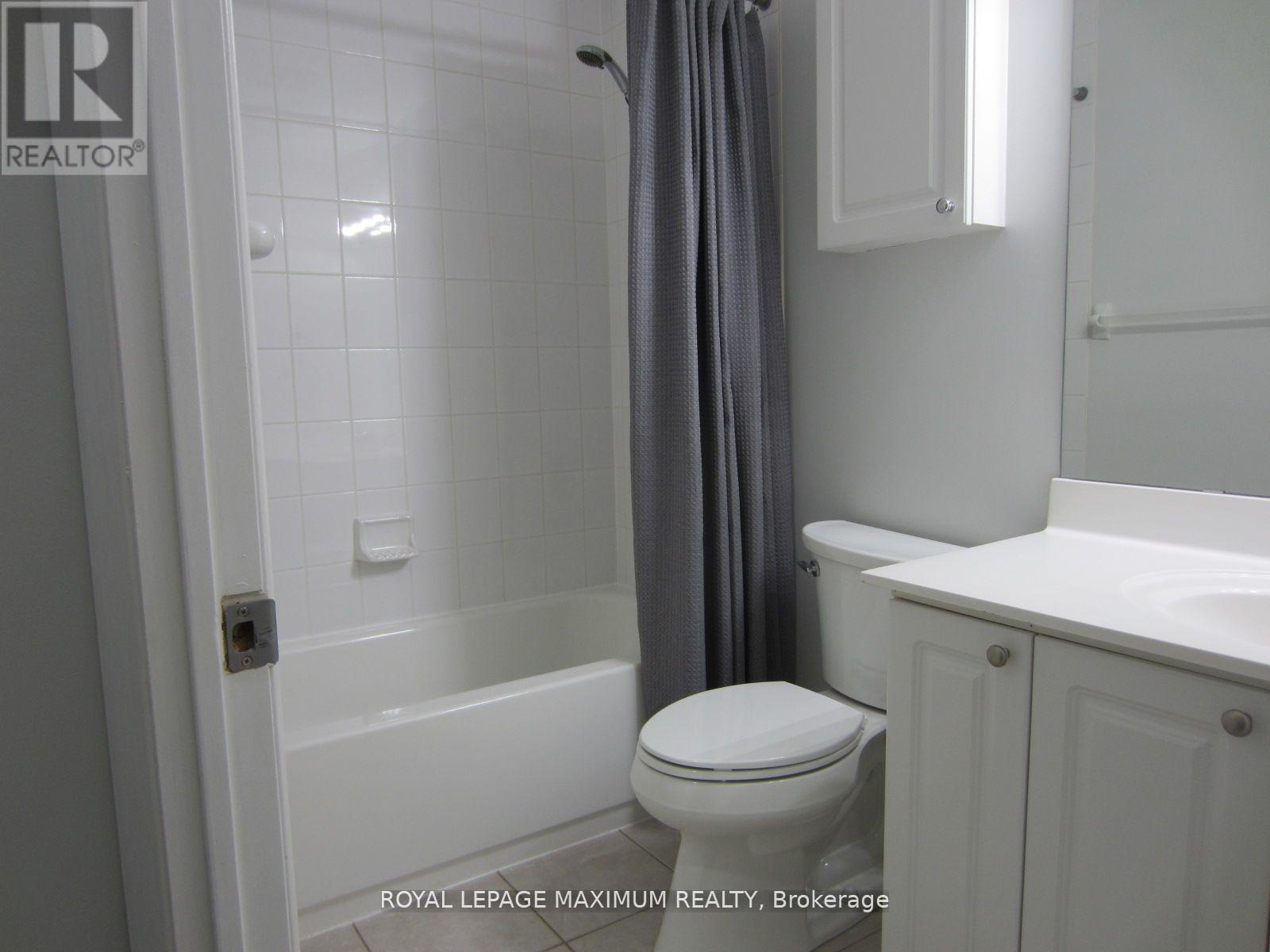 327 - 8201 Islington Avenue, Vaughan, Ontario  L4L 9S6 - Photo 8 - N12426110