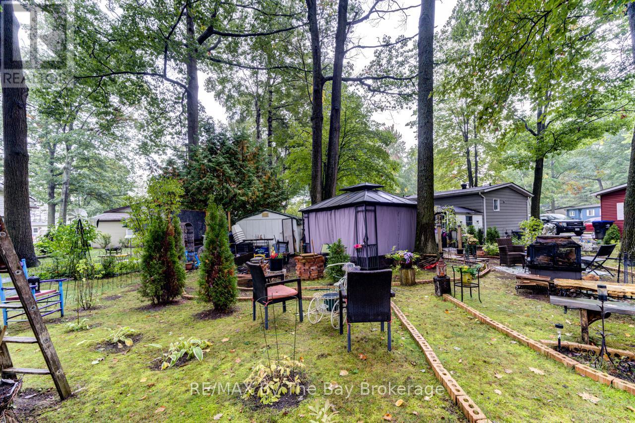 9 Allen Drive N, Wasaga Beach, Ontario  L9Z 1K5 - Photo 4 - S12426181