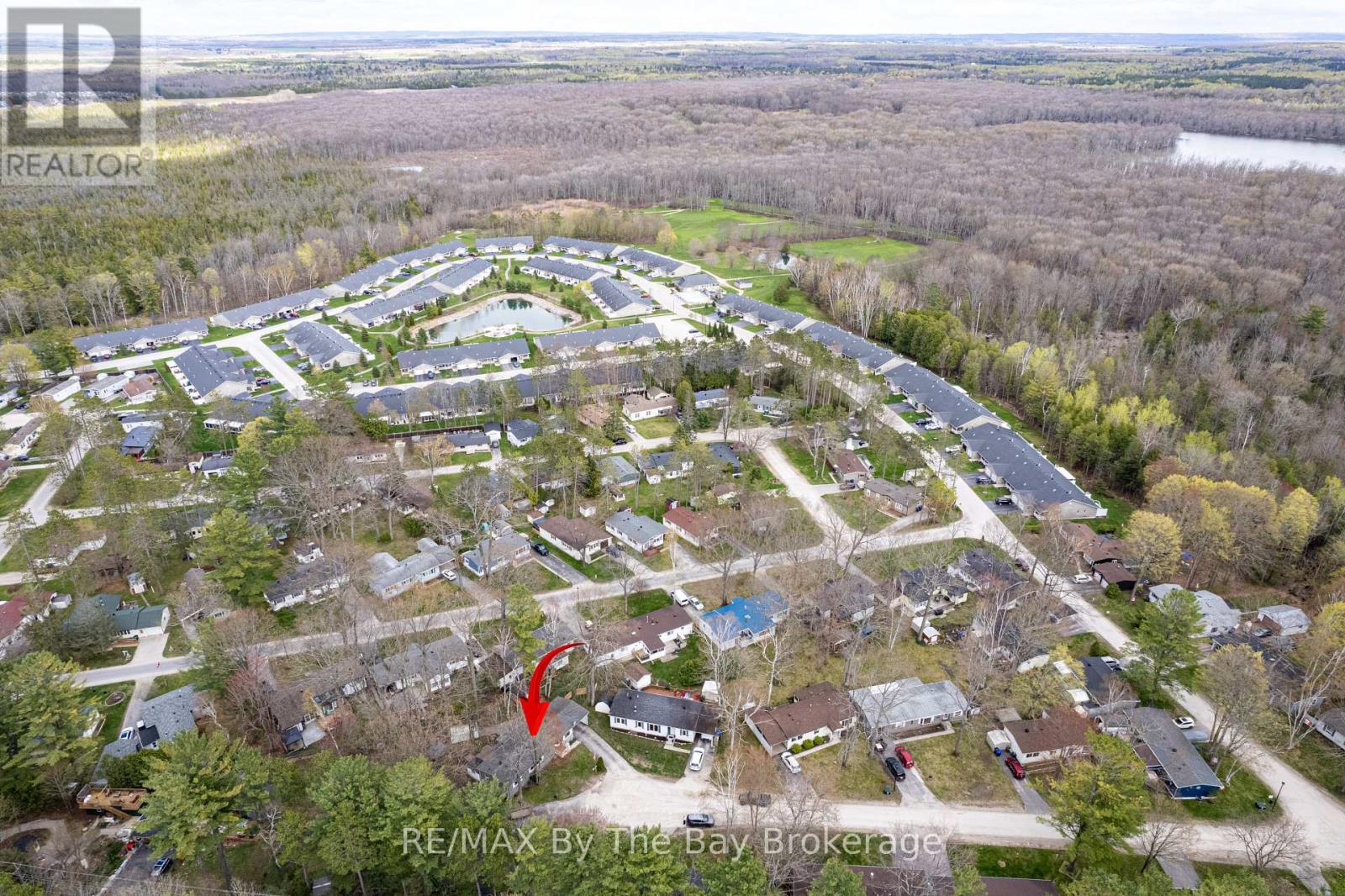 9 Allen Drive N, Wasaga Beach, Ontario  L9Z 1K5 - Photo 5 - S12426181