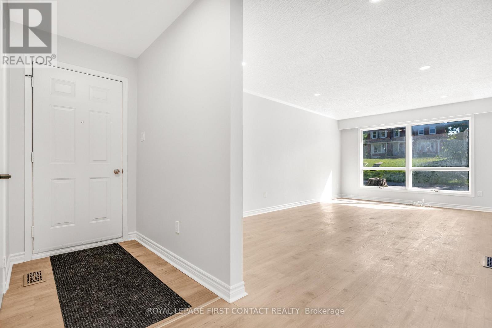 14&16 Peel Street, Barrie, Ontario  L4M 3K8 - Photo 2 - S12425965