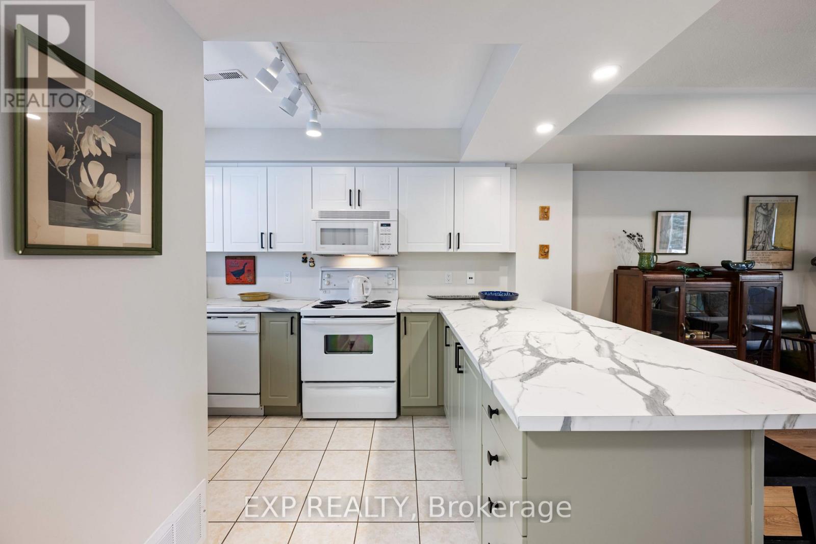 22 Cranberry Surf, Collingwood, Ontario  L9Y 5C4 - Photo 8 - S12425977