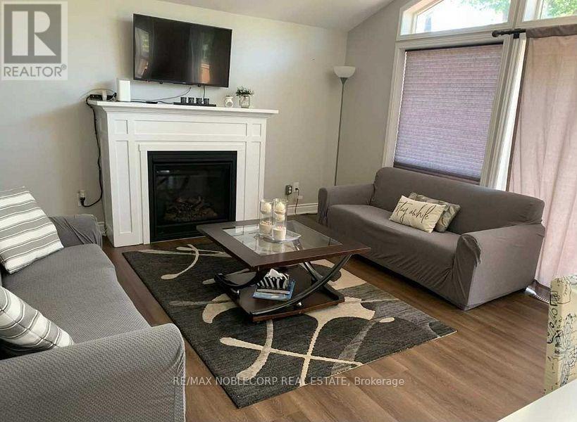 11 13th St S Street, Wasaga Beach, Ontario  L9Z 2J8 - Photo 2 - S12426089