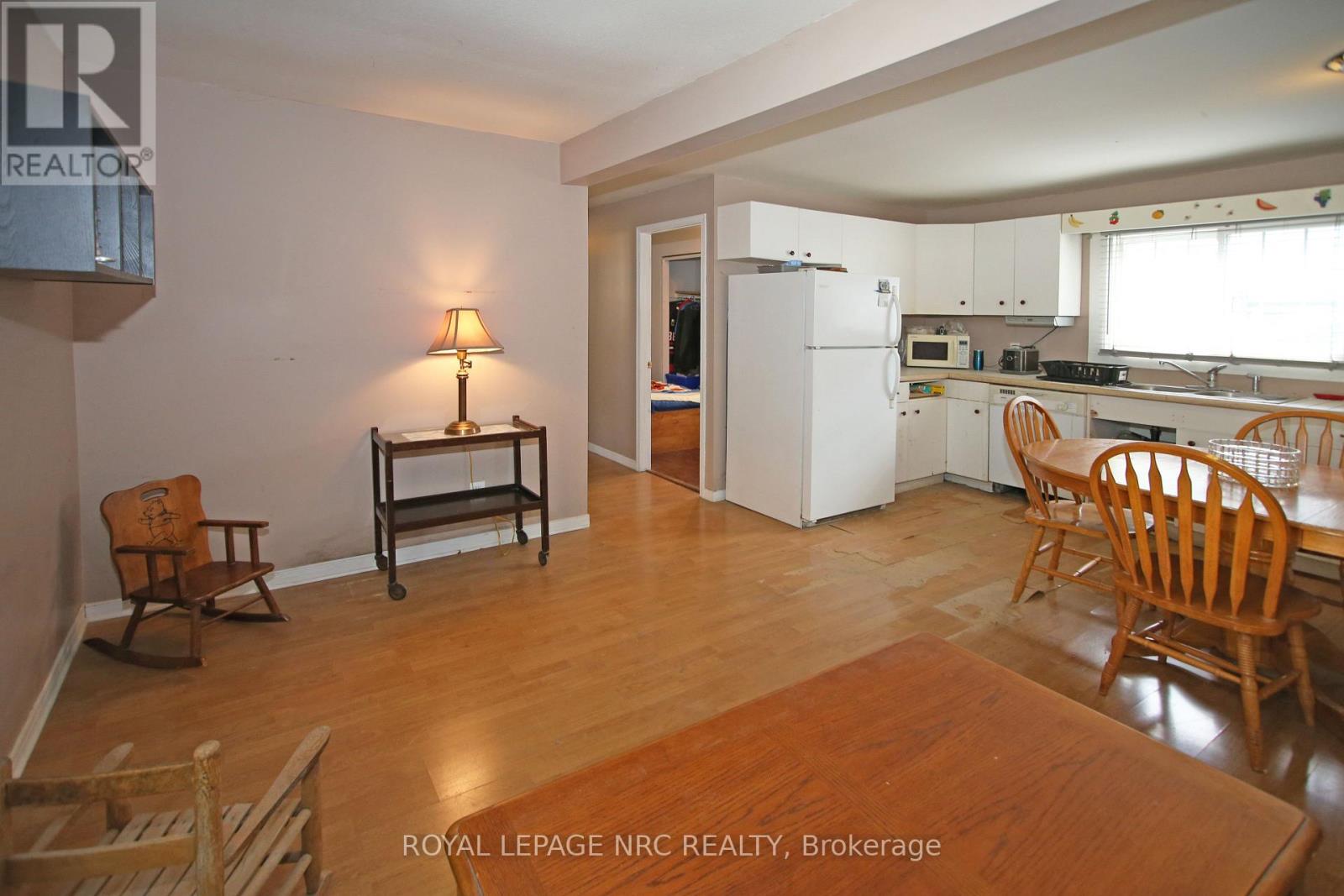 243 North Street N, Fort Erie, Ontario  L2A 3R9 - Photo 10 - X12426153
