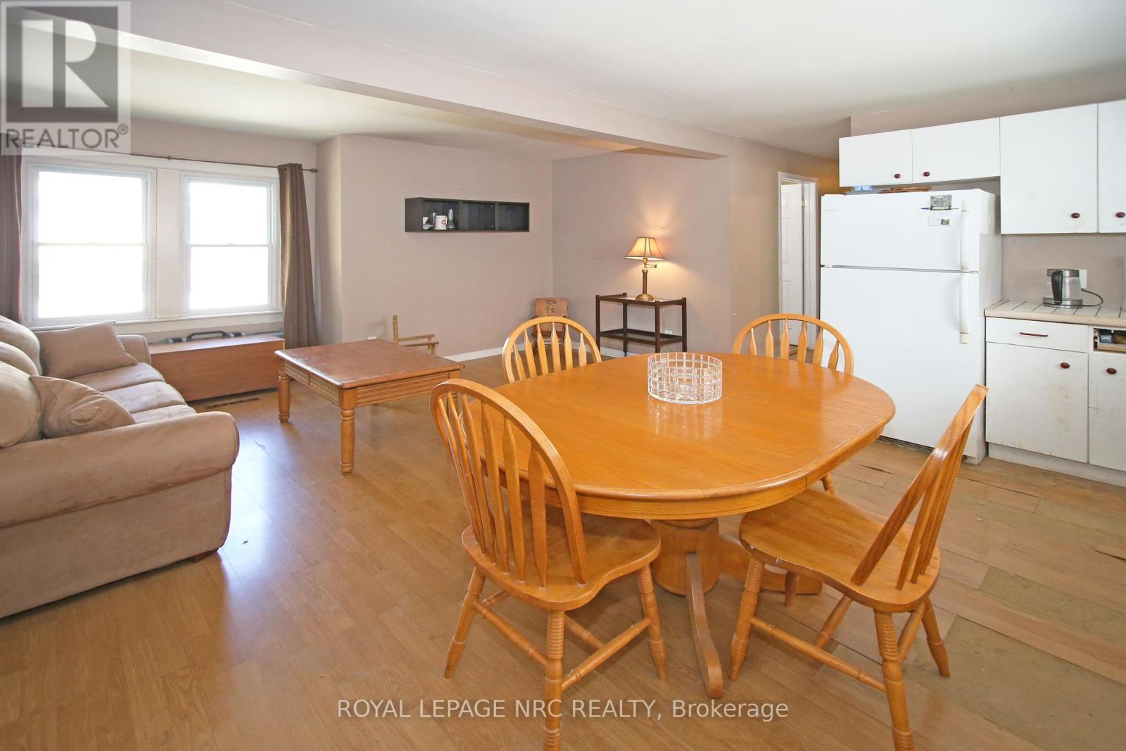 243 North Street N, Fort Erie, Ontario  L2A 3R9 - Photo 13 - X12426153