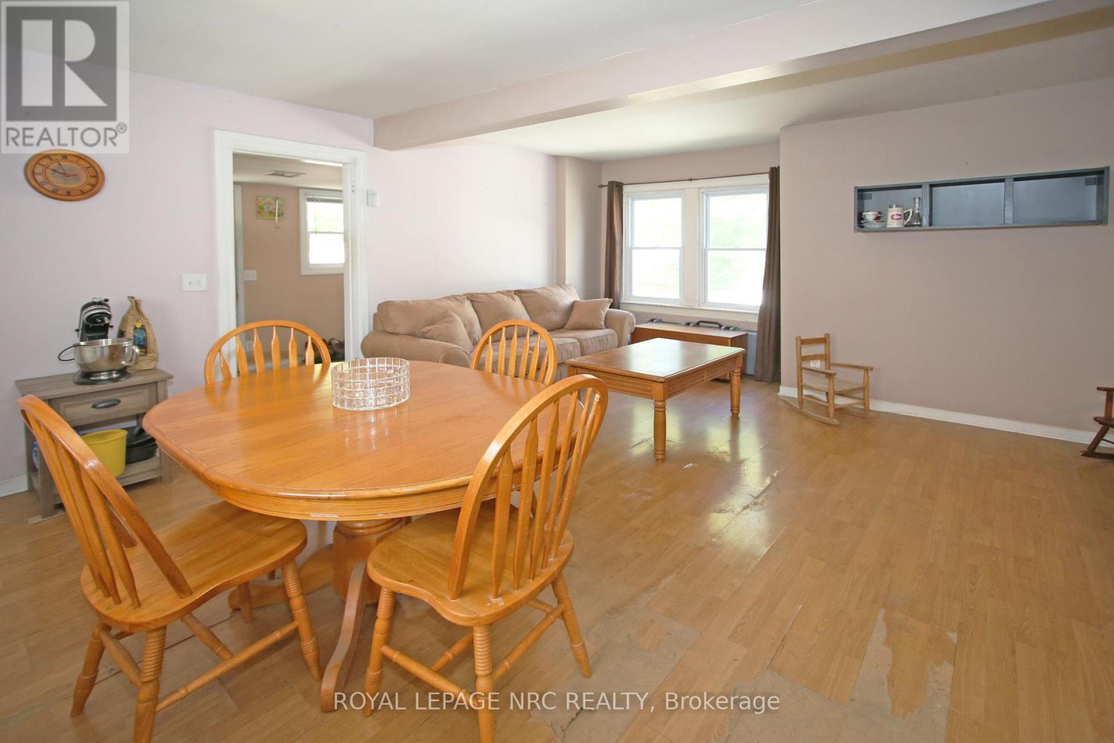 243 North Street N, Fort Erie, Ontario  L2A 3R9 - Photo 14 - X12426153