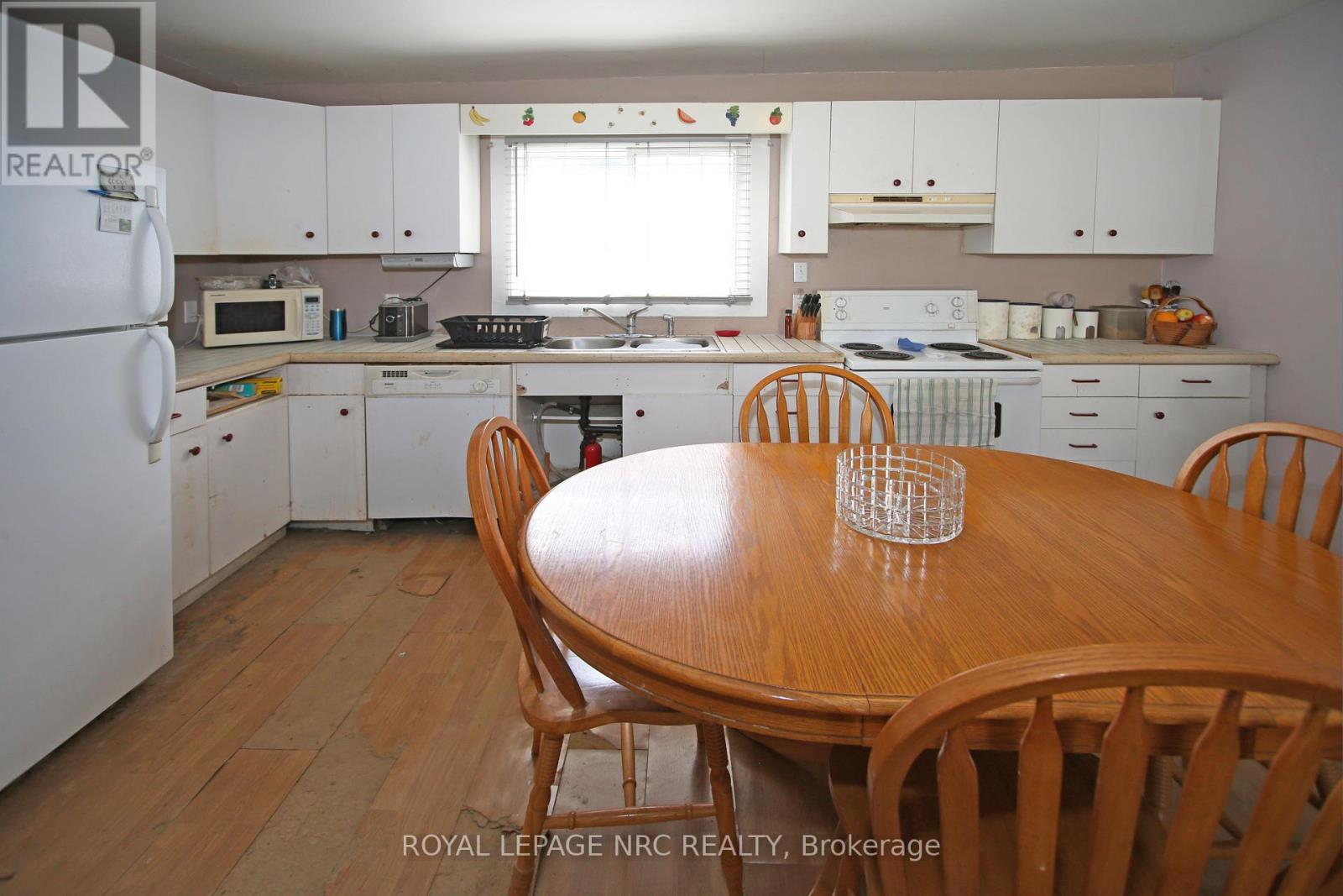 243 North Street N, Fort Erie, Ontario  L2A 3R9 - Photo 15 - X12426153