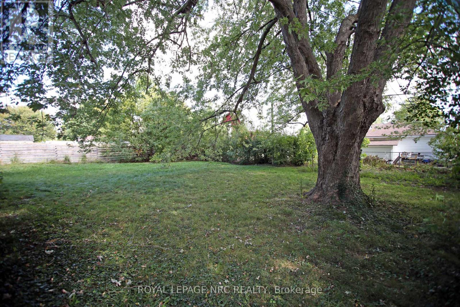 243 North Street N, Fort Erie, Ontario  L2A 3R9 - Photo 36 - X12426153