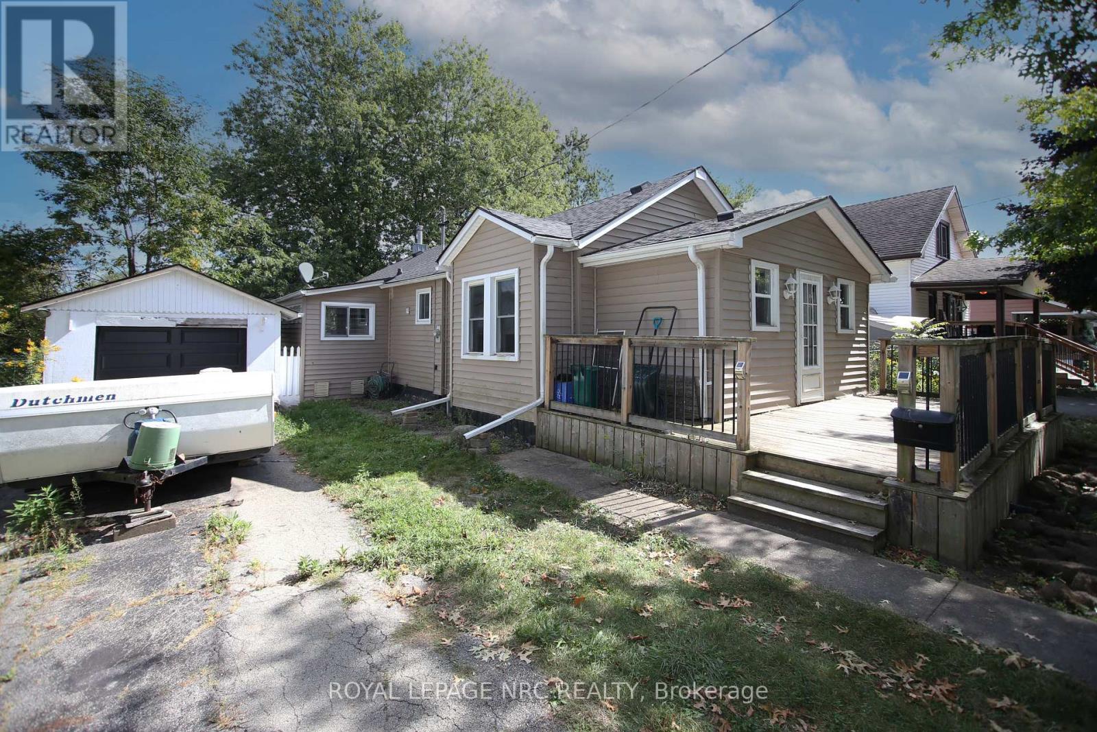 243 North Street N, Fort Erie, Ontario  L2A 3R9 - Photo 4 - X12426153