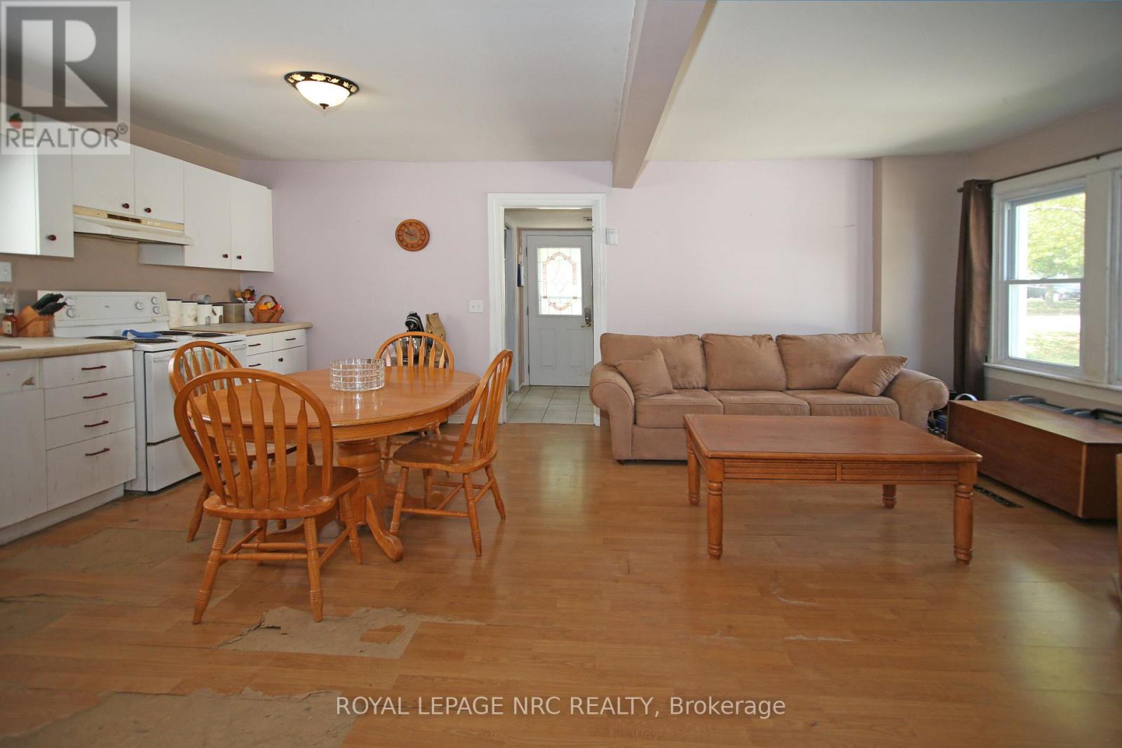 243 North Street N, Fort Erie, Ontario  L2A 3R9 - Photo 7 - X12426153