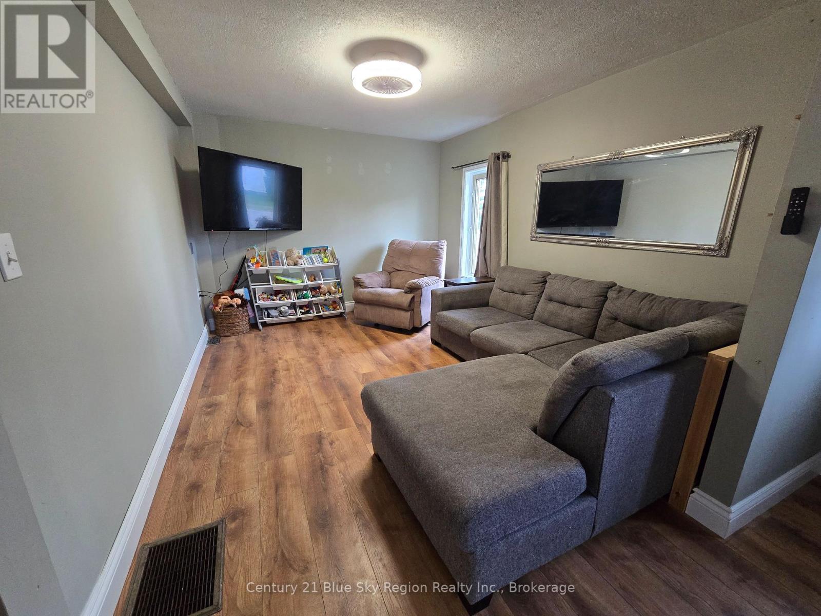 601 Drive-In Road, West Nipissing, Ontario  P2B 2R1 - Photo 5 - X12426184