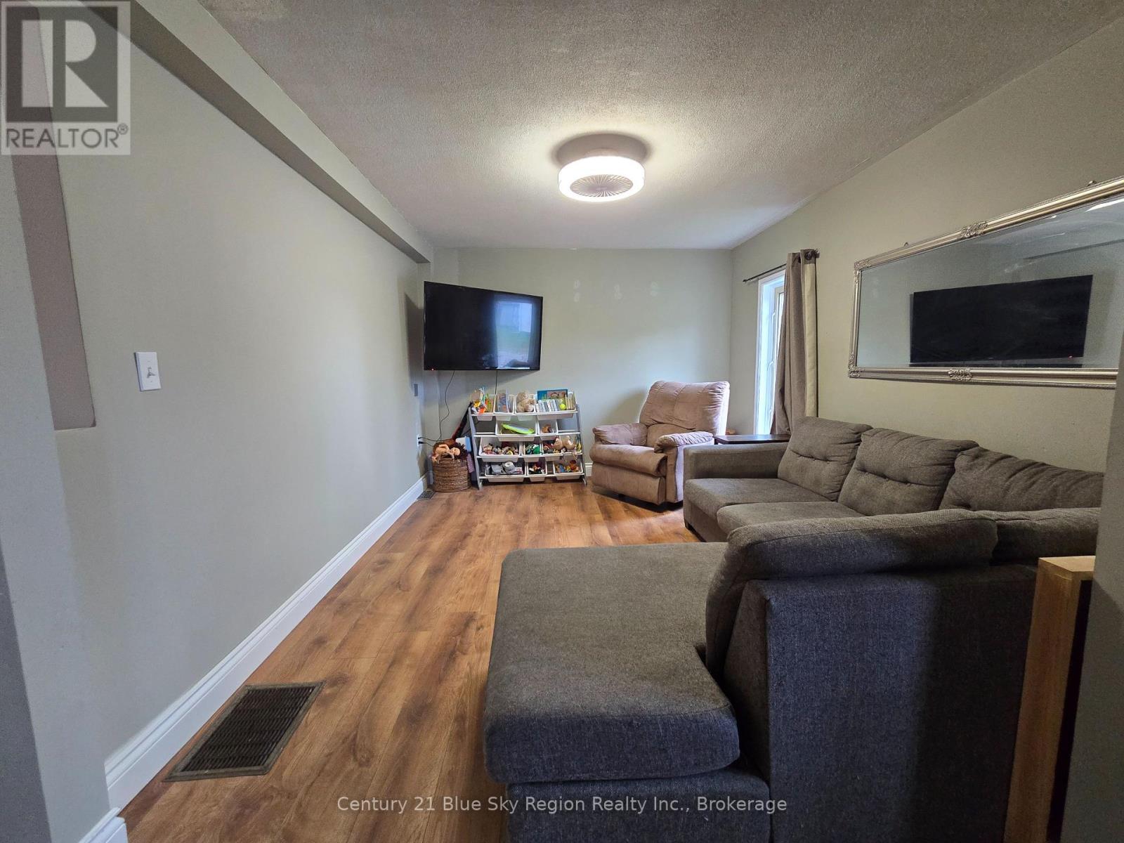 601 Drive-In Road, West Nipissing, Ontario  P2B 2R1 - Photo 6 - X12426184