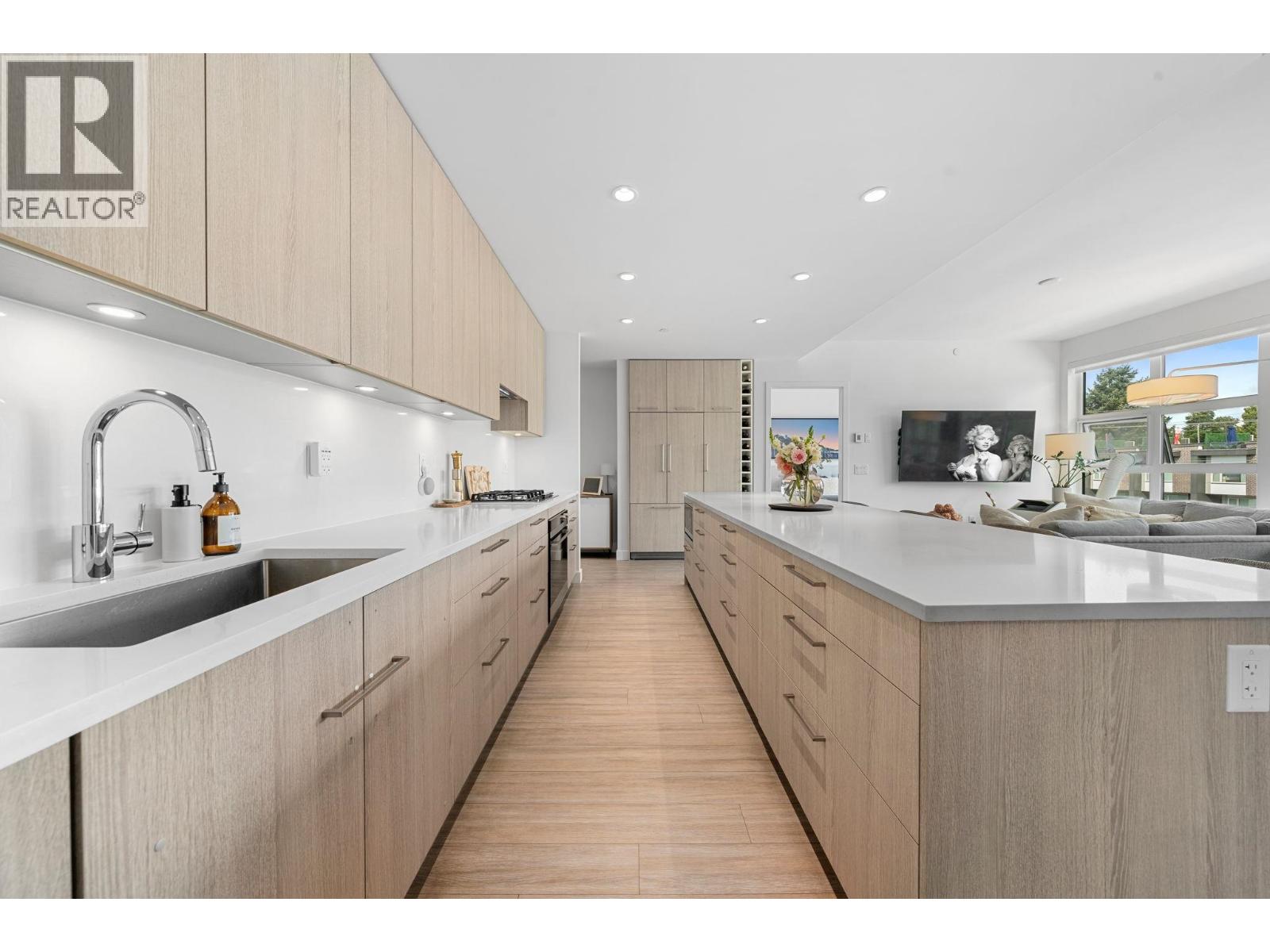 413 747 E 3rd Street, North Vancouver, British Columbia  V7L 1G8 - Photo 4 - R3052179
