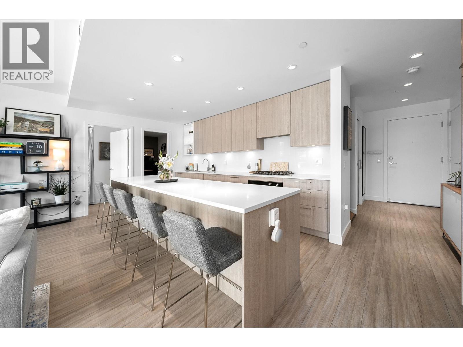 413 747 E 3rd Street, North Vancouver, British Columbia  V7L 1G8 - Photo 8 - R3052179
