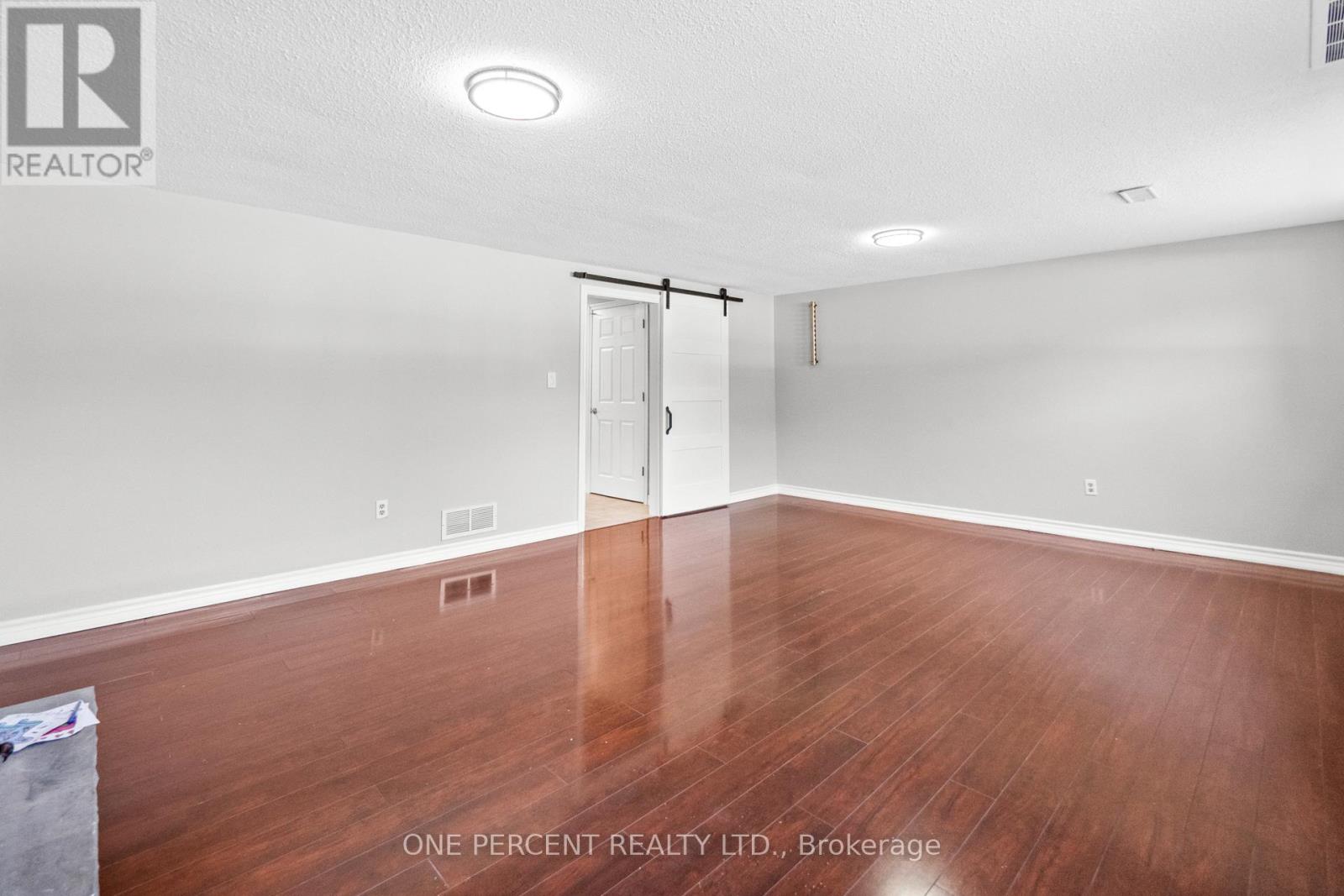 364 Red Oak Avenue, Hamilton, Ontario  L8E 2C3 - Photo 32 - X12296891