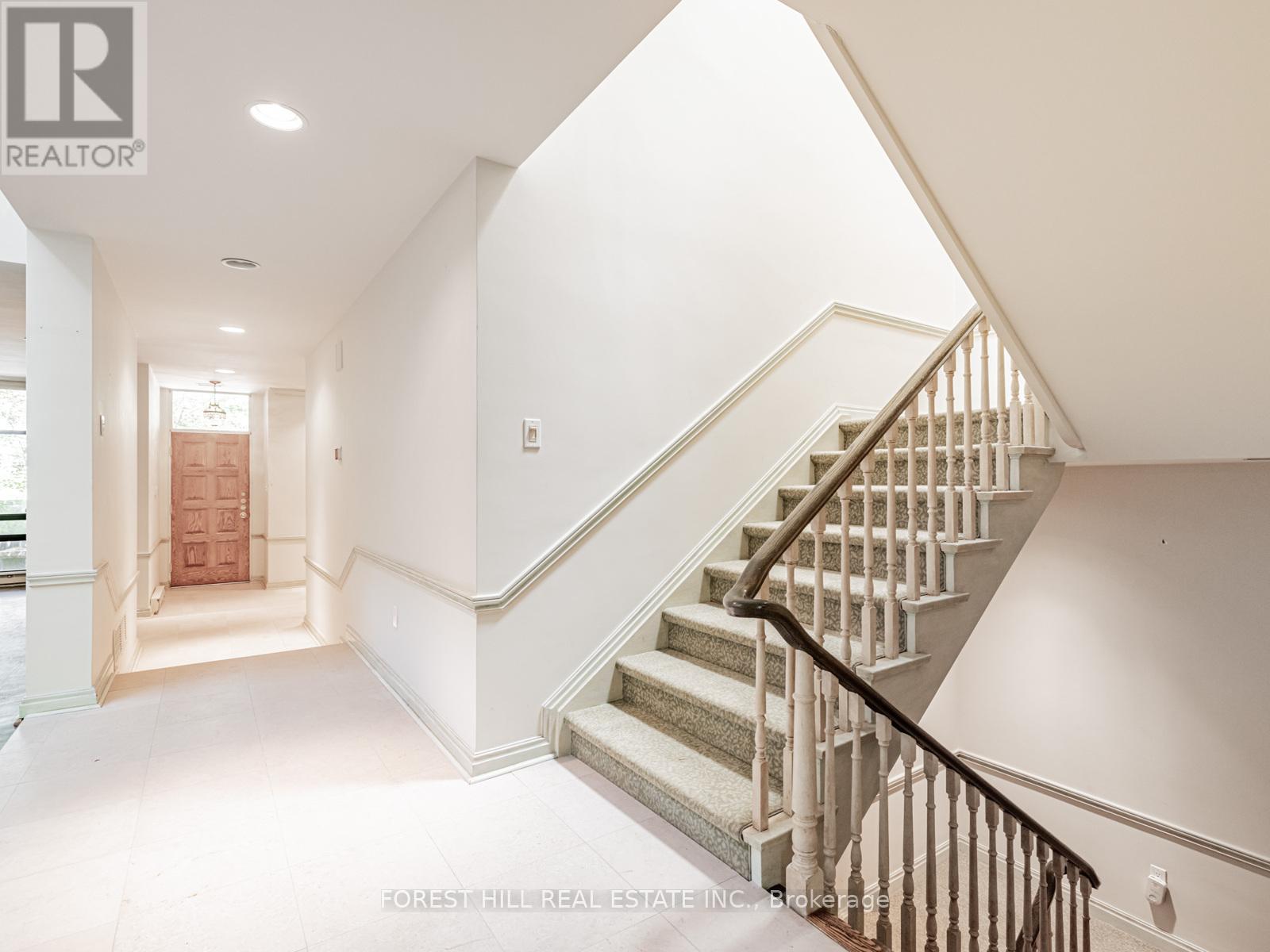 82 Oriole Road, Toronto (Yonge-St. Clair), Ontario  M4V 2G1 - Photo 10 - C12400330